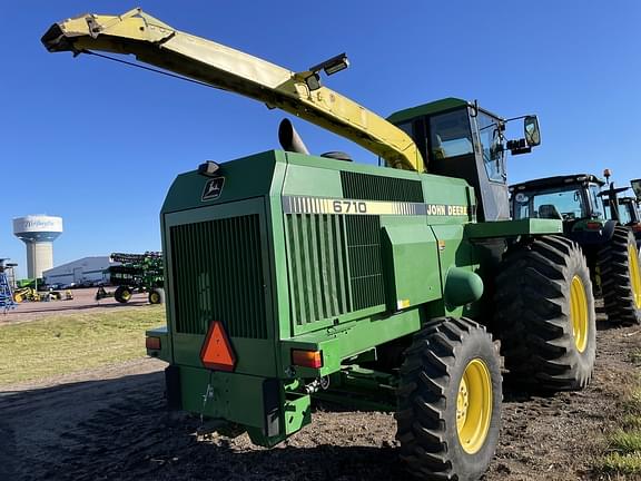 Image of John Deere 6710 equipment image 2