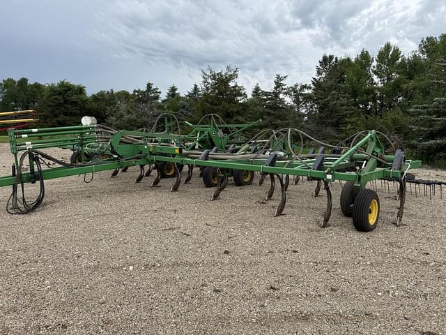 Image of John Deere 680 equipment image 2