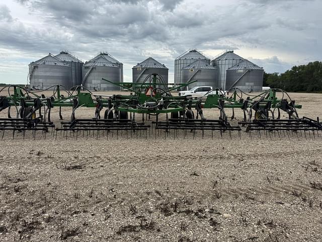 Image of John Deere 680 equipment image 4