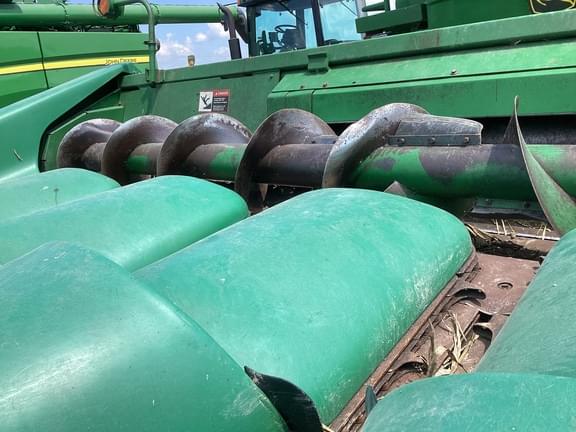 Image of John Deere 693 equipment image 4