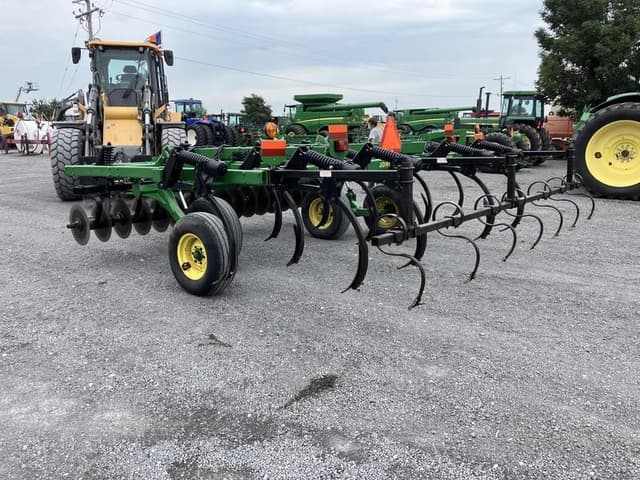 Image of John Deere 714 equipment image 4