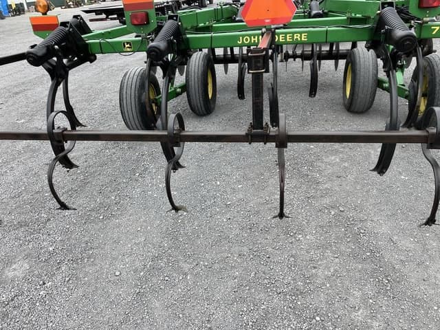 Image of John Deere 714 equipment image 3