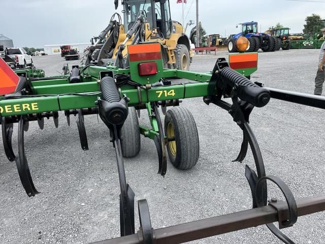 Image of John Deere 714 equipment image 2