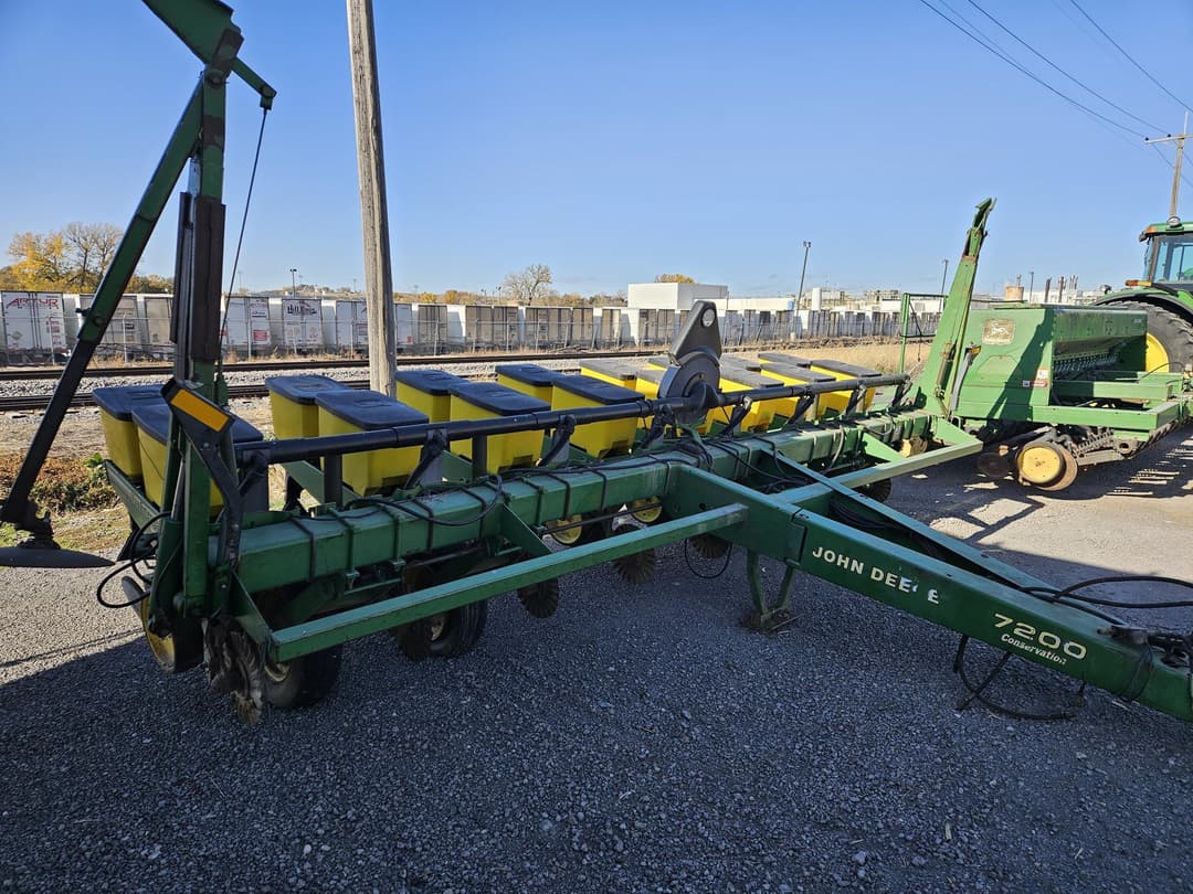 Image of John Deere 7200 Primary image
