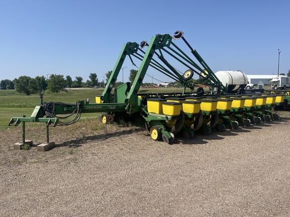 Main image John Deere 7100