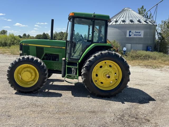 Image of John Deere 7210 equipment image 2