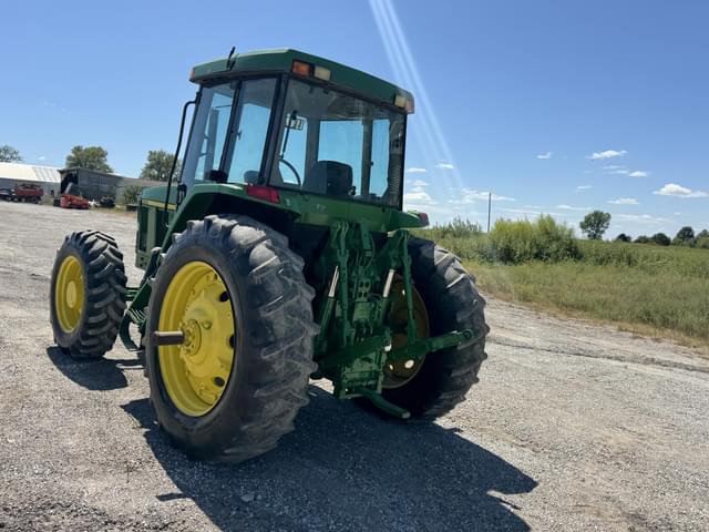 Image of John Deere 7210 equipment image 4