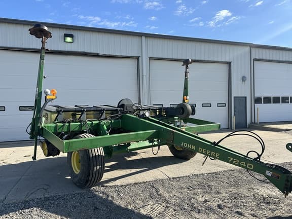 Image of John Deere 7240 Primary image
