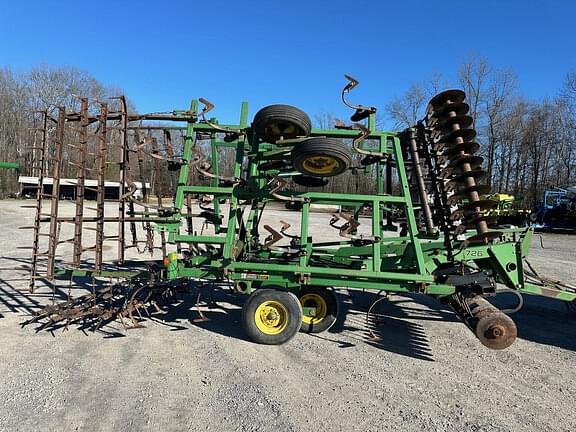 Image of John Deere 726 equipment image 1