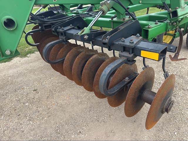 Image of John Deere 726 equipment image 3