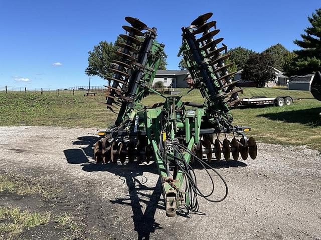 Image of John Deere 726 equipment image 1