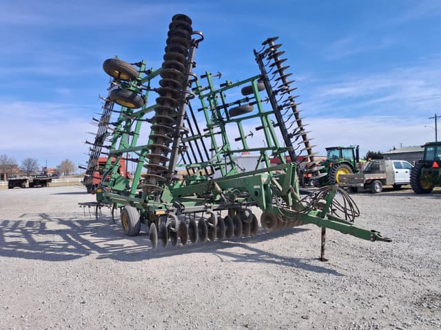 Image of John Deere 726 equipment image 2