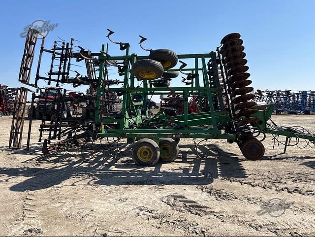 Image of John Deere 726 equipment image 1