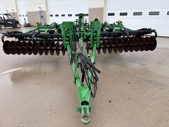 Image of John Deere 726 equipment image 1