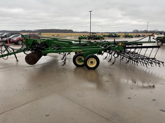 Image of John Deere 726 equipment image 3