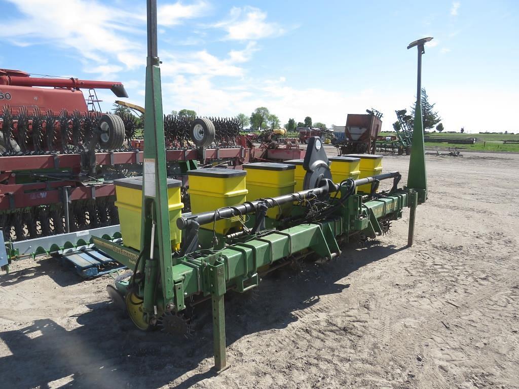 Image of John Deere 7300 Primary image