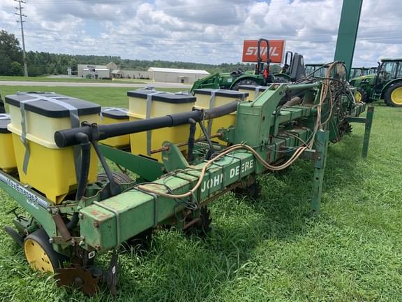 Image of John Deere 7300 equipment image 2