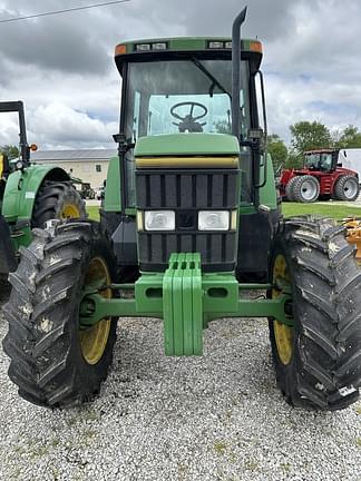 Image of John Deere 7400 equipment image 1