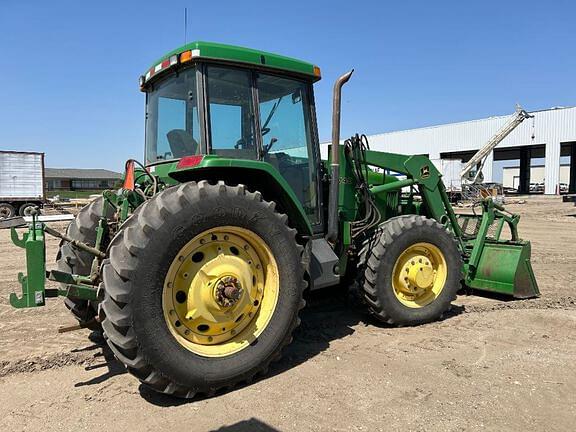 Image of John Deere 7400 equipment image 1