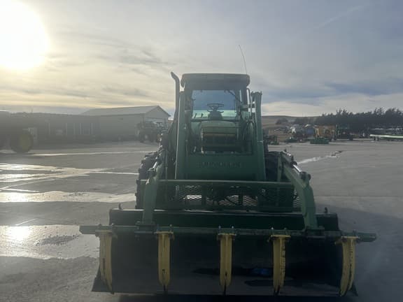 Image of John Deere 7400 equipment image 2