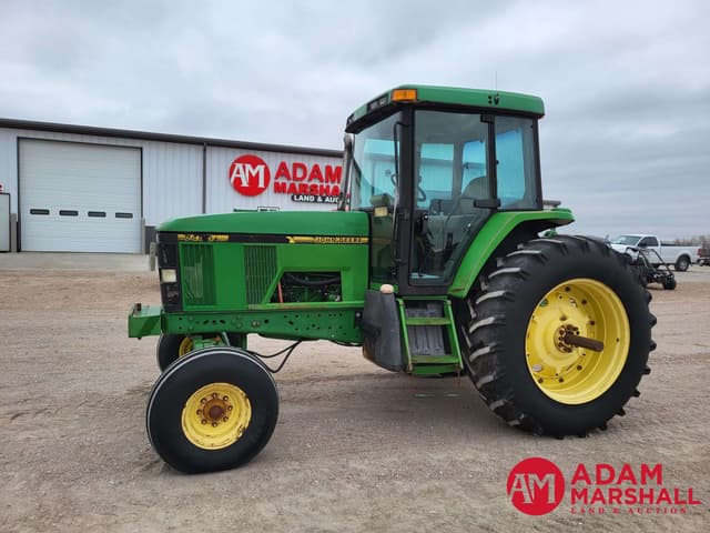 Image of John Deere 7400 equipment image 4