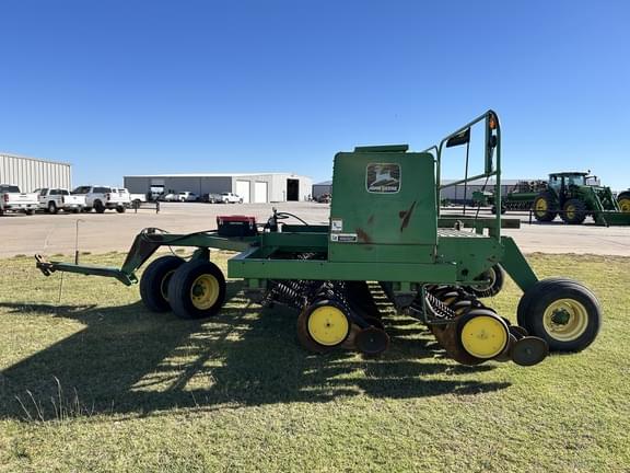 Image of John Deere 750 equipment image 1