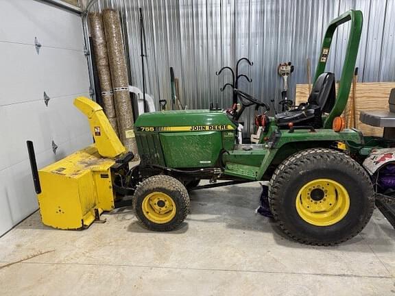 Image of John Deere 755 equipment image 1