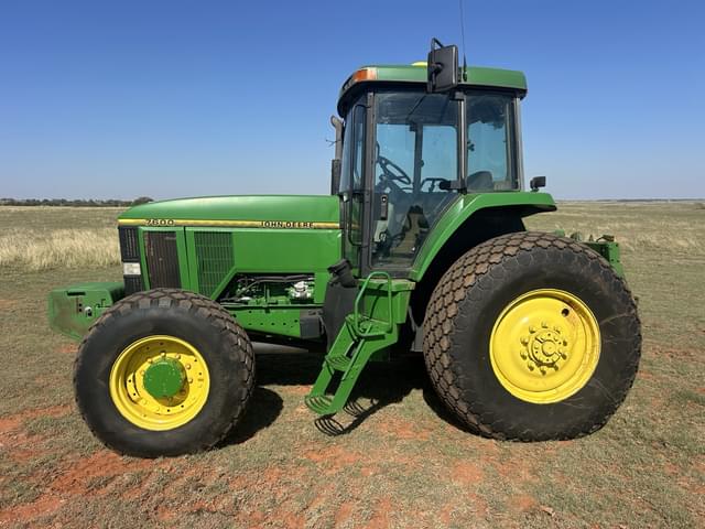 Image of John Deere 7600 equipment image 1