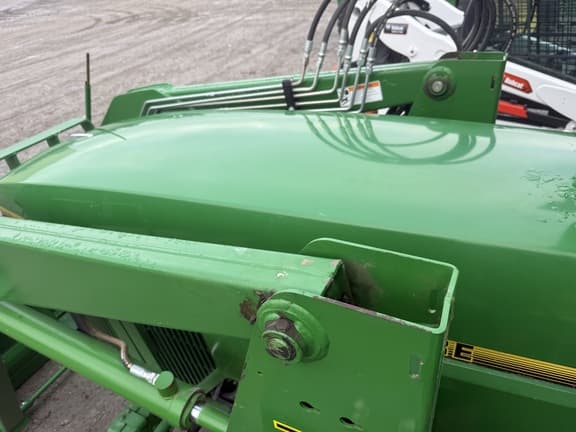 Image of John Deere 7600 equipment image 1