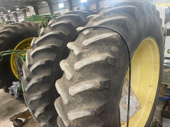 Image of John Deere 7810 equipment image 2