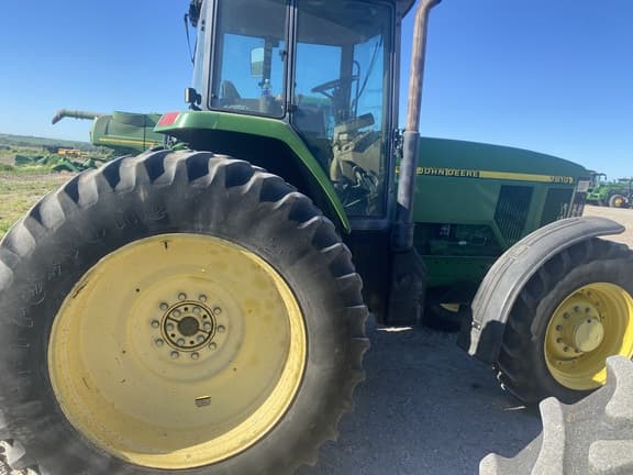 Image of John Deere 7810 equipment image 1