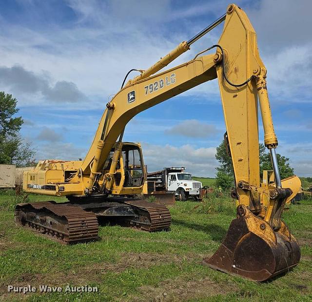 Image of John Deere 792 equipment image 2