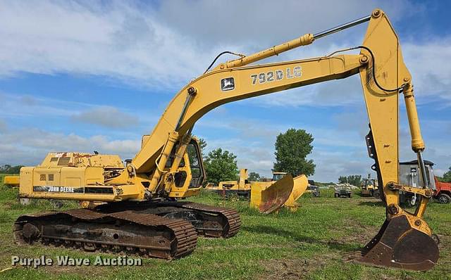 Image of John Deere 792 equipment image 3