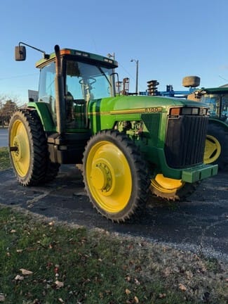 1996 John Deere 8100 Equipment Image0