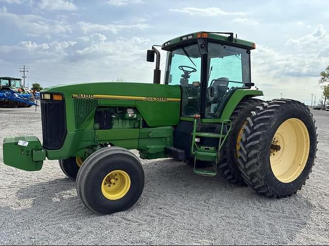 Image of John Deere 8100 equipment image 1