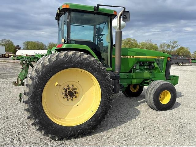 Image of John Deere 8100 equipment image 4
