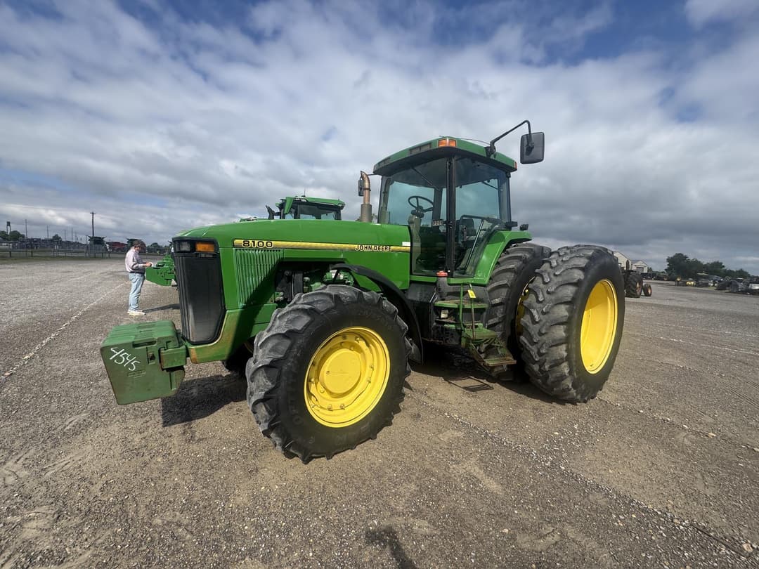 Image of John Deere 8100 Primary image