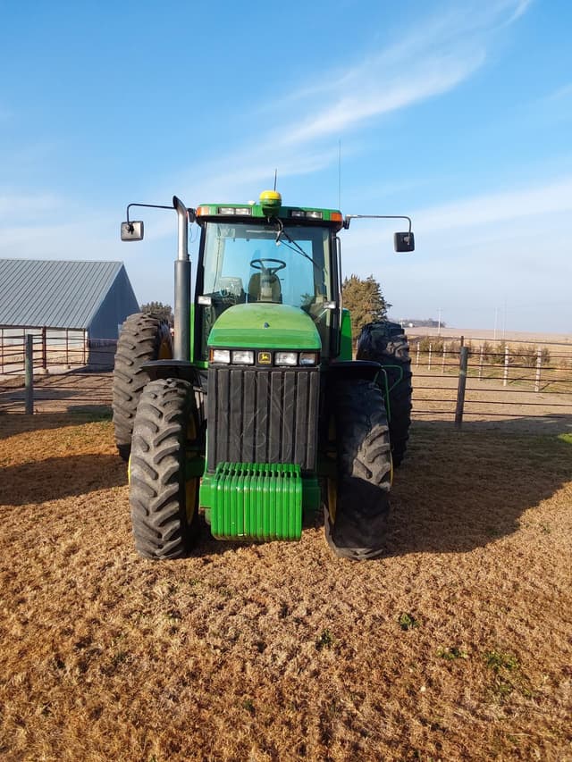 Image of John Deere 8100 equipment image 1