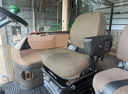 Image of John Deere 8100 equipment image 3