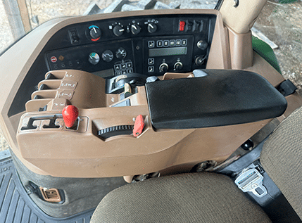 Image of John Deere 8100 equipment image 4
