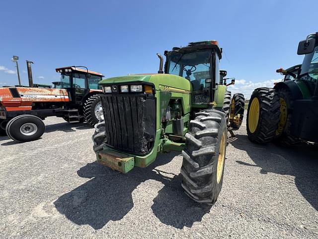 Image of John Deere 8200 equipment image 2