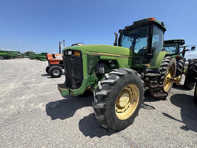 Image of John Deere 8200 equipment image 1