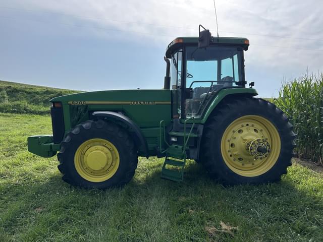 Image of John Deere 8200 equipment image 1