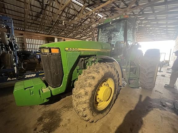 Image of John Deere 8200 equipment image 2