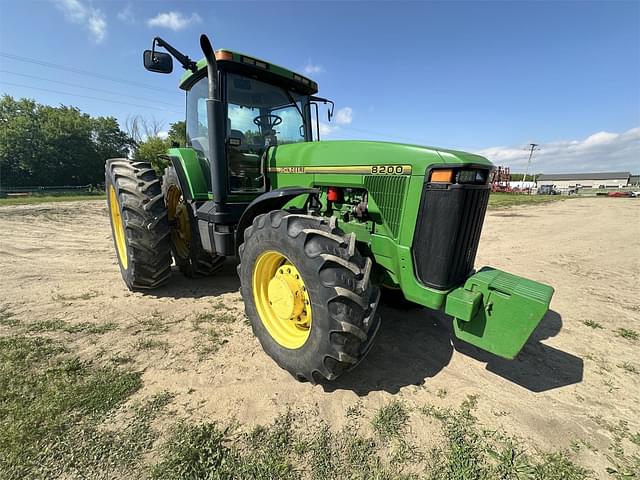 Image of John Deere 8200 equipment image 2