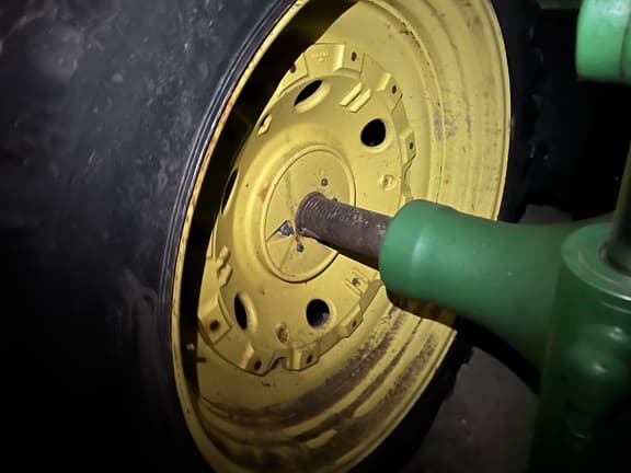 Image of John Deere 8200 equipment image 4