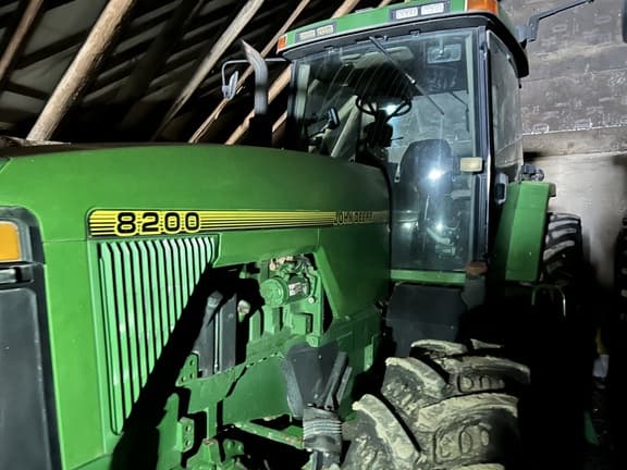 Image of John Deere 8200 Primary image