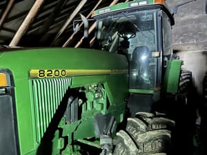 1996 John Deere 8200 Image