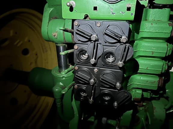 Image of John Deere 8200 equipment image 3