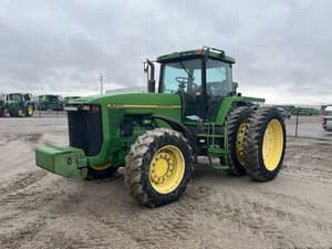 1996 John Deere 8200 Image